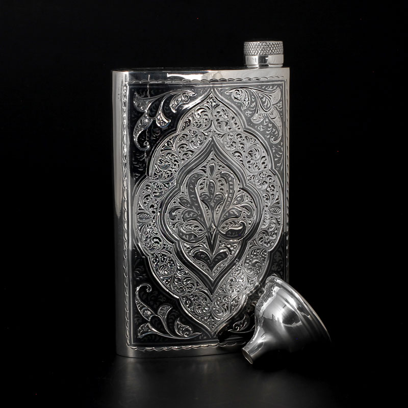 Серебряная фляга «Арамис» 875 пробы с воронкой (арт. 8750109(85в))